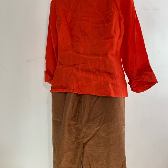 Tracy M. 100% Linen Top - Picture 4 of 5